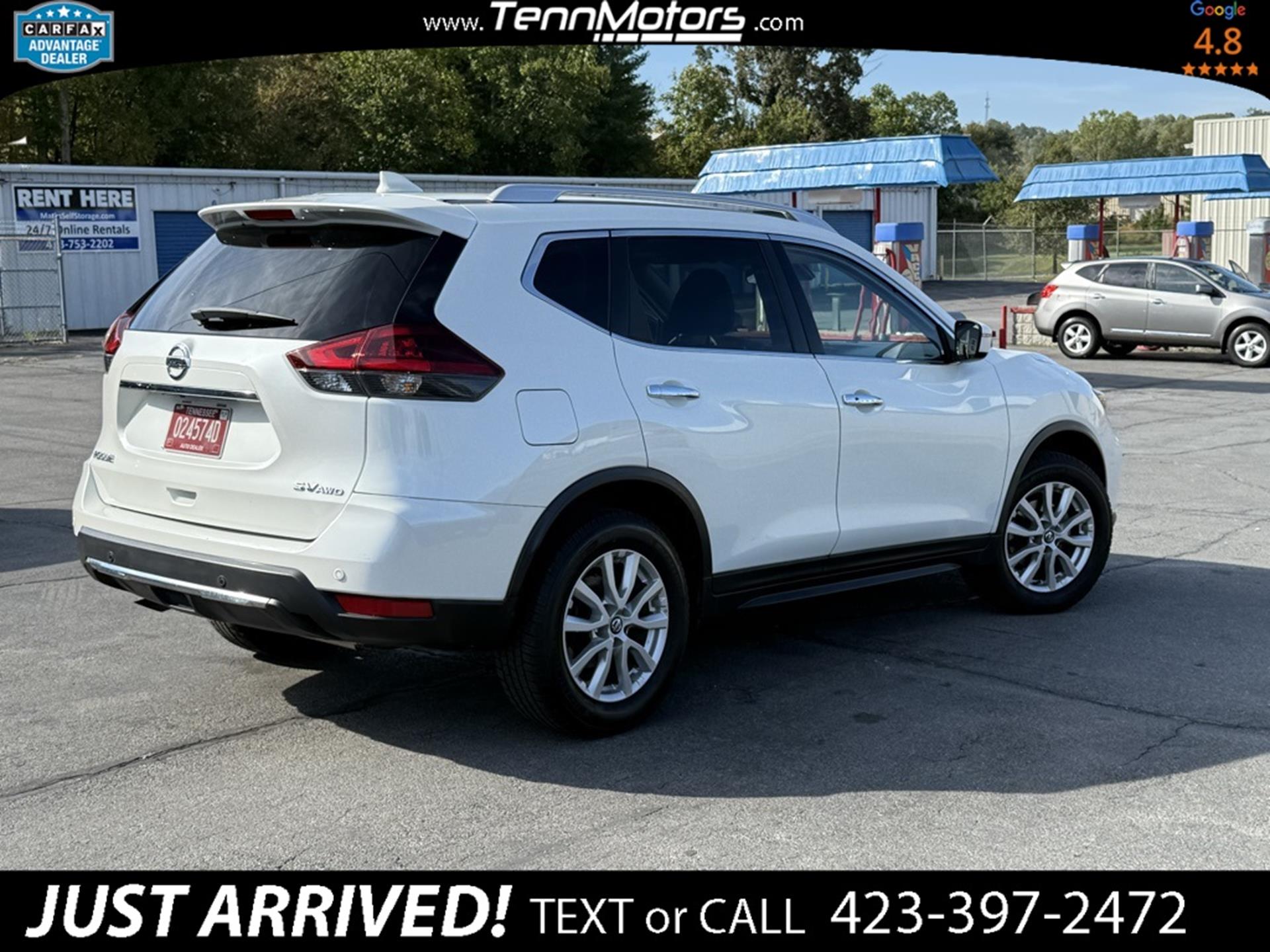 2019 Nissan Rogue SV photo 5