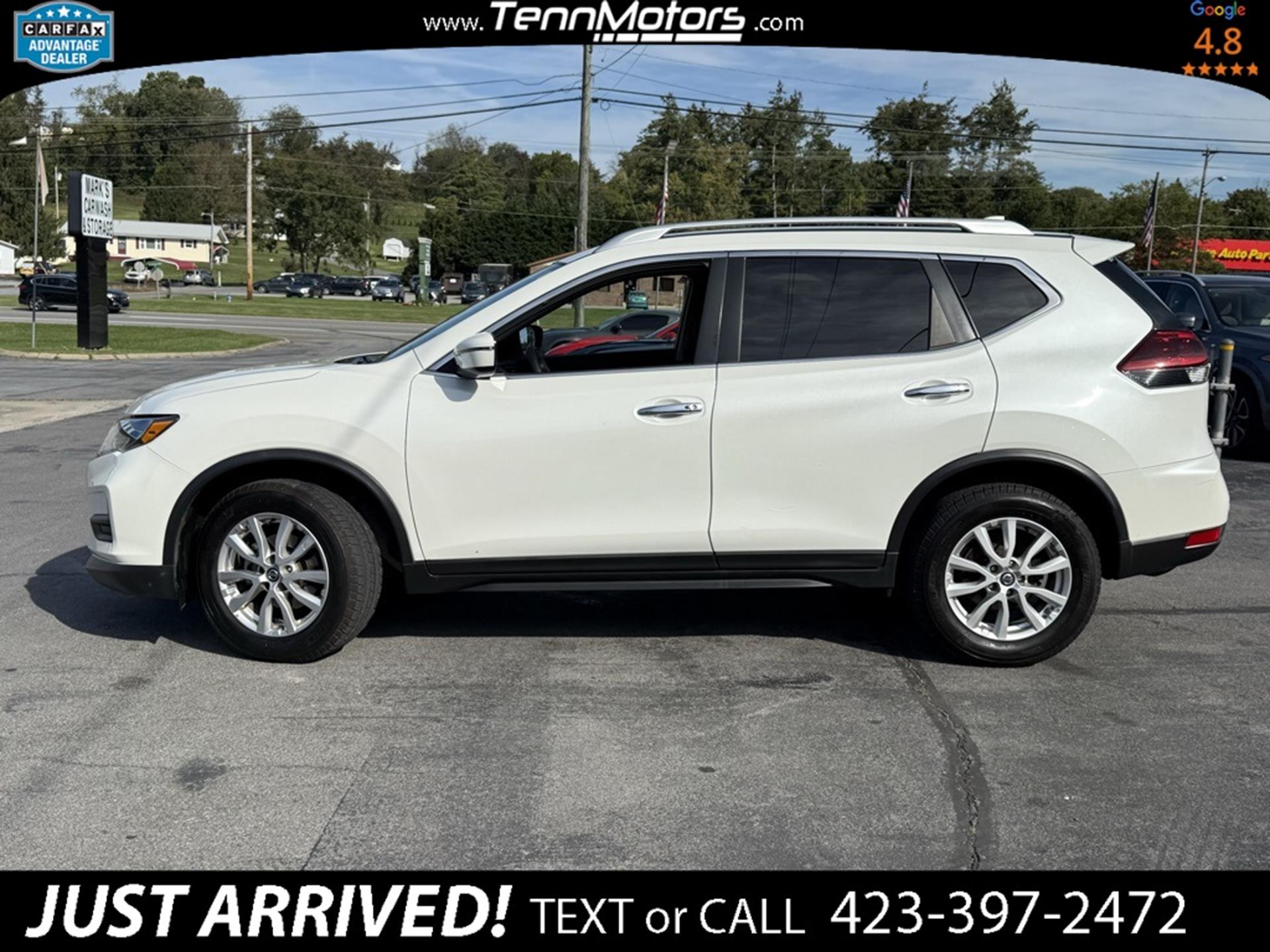 2019 Nissan Rogue SV photo 8