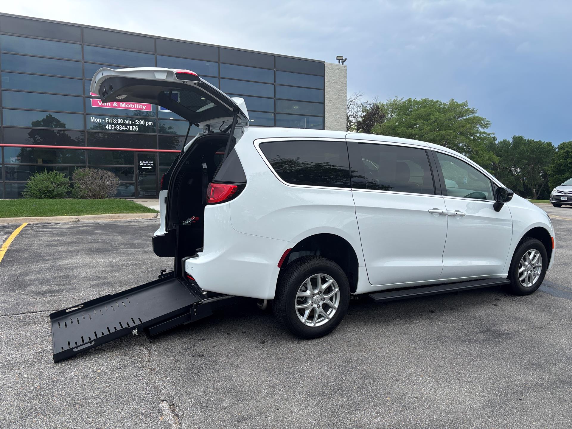 2027 Chrysler Voyager