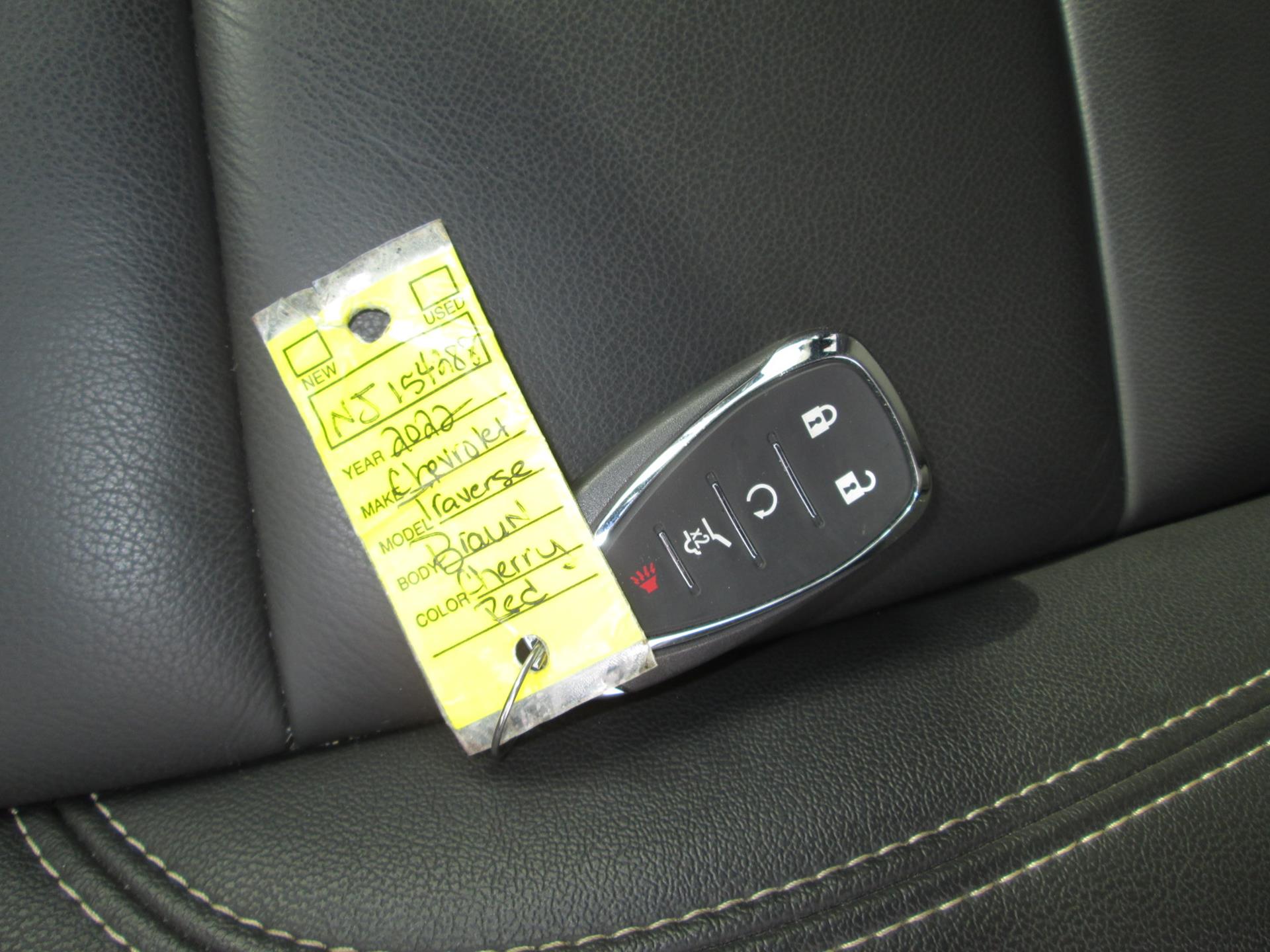 Used 2022 Chevrolet Traverse 3LT with VIN 1GNERHKW9NJ154288 for sale in Louisville, KY