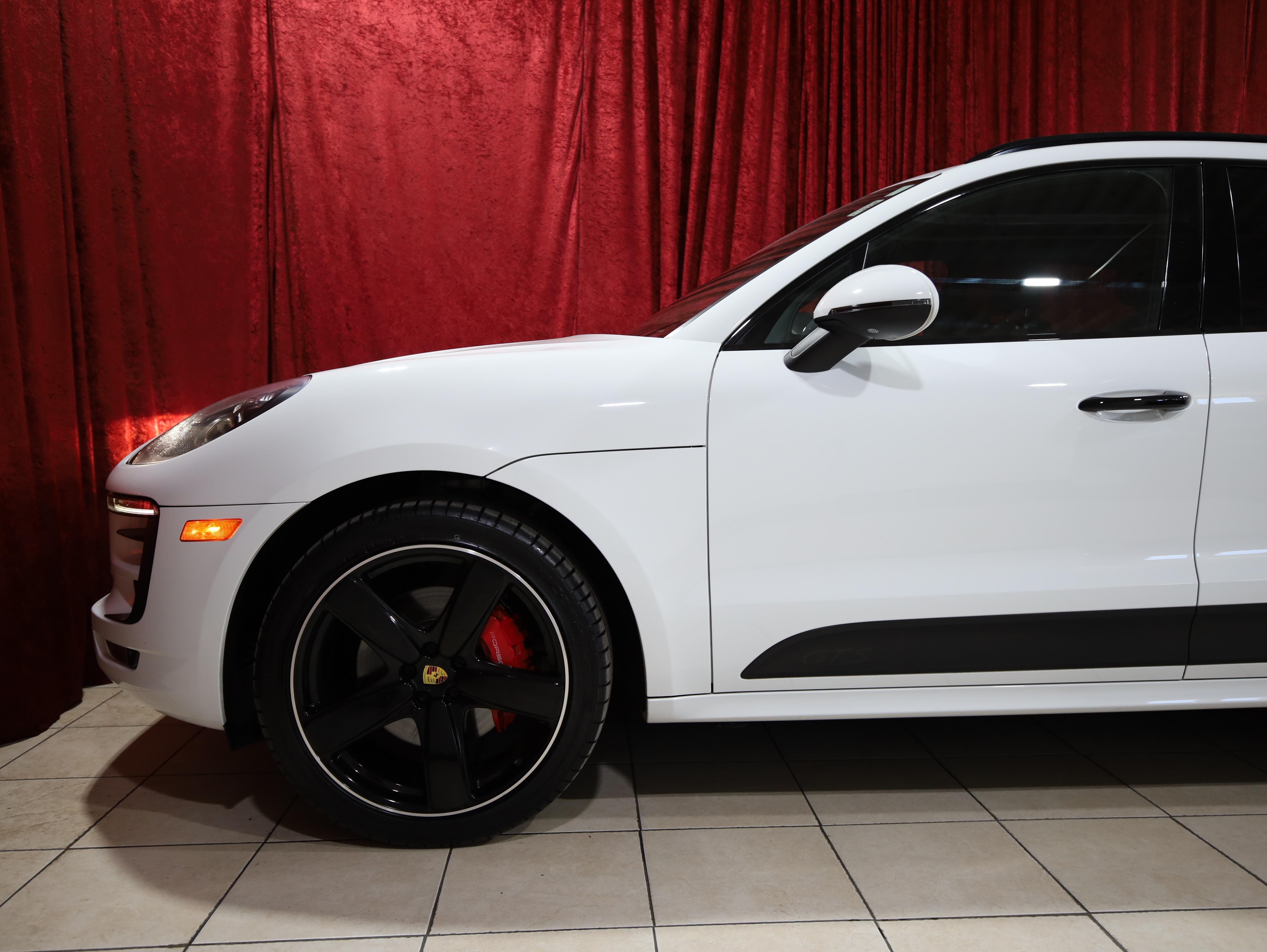 2018 Porsche Macan WP1AG2A58JLB65556 - Spanos Motors
