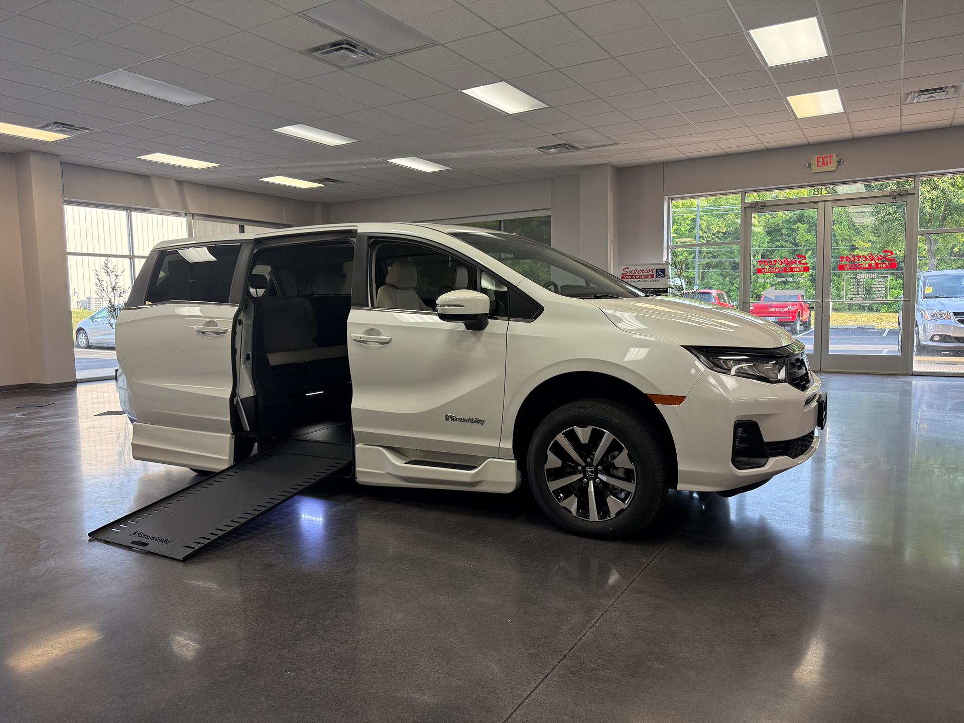 2025 Honda Odyssey EX-L's photo