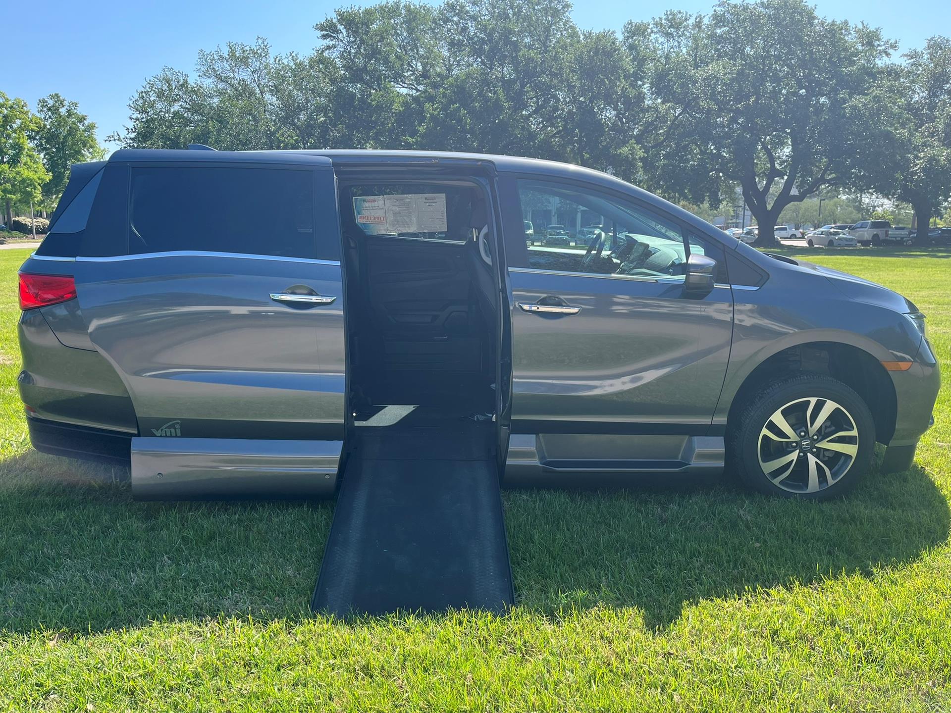 Used 2023 Honda Odyssey Touring with VIN 5FNRL6H84PB005757 for sale in Louisville, KY
