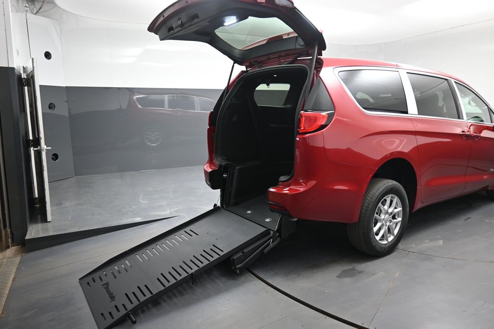 2026 Chrysler Voyager LX