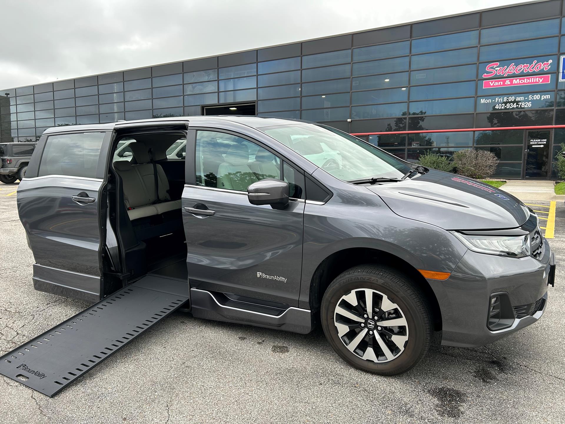 PRE OWNED 2025 Honda Odyssey EX-L