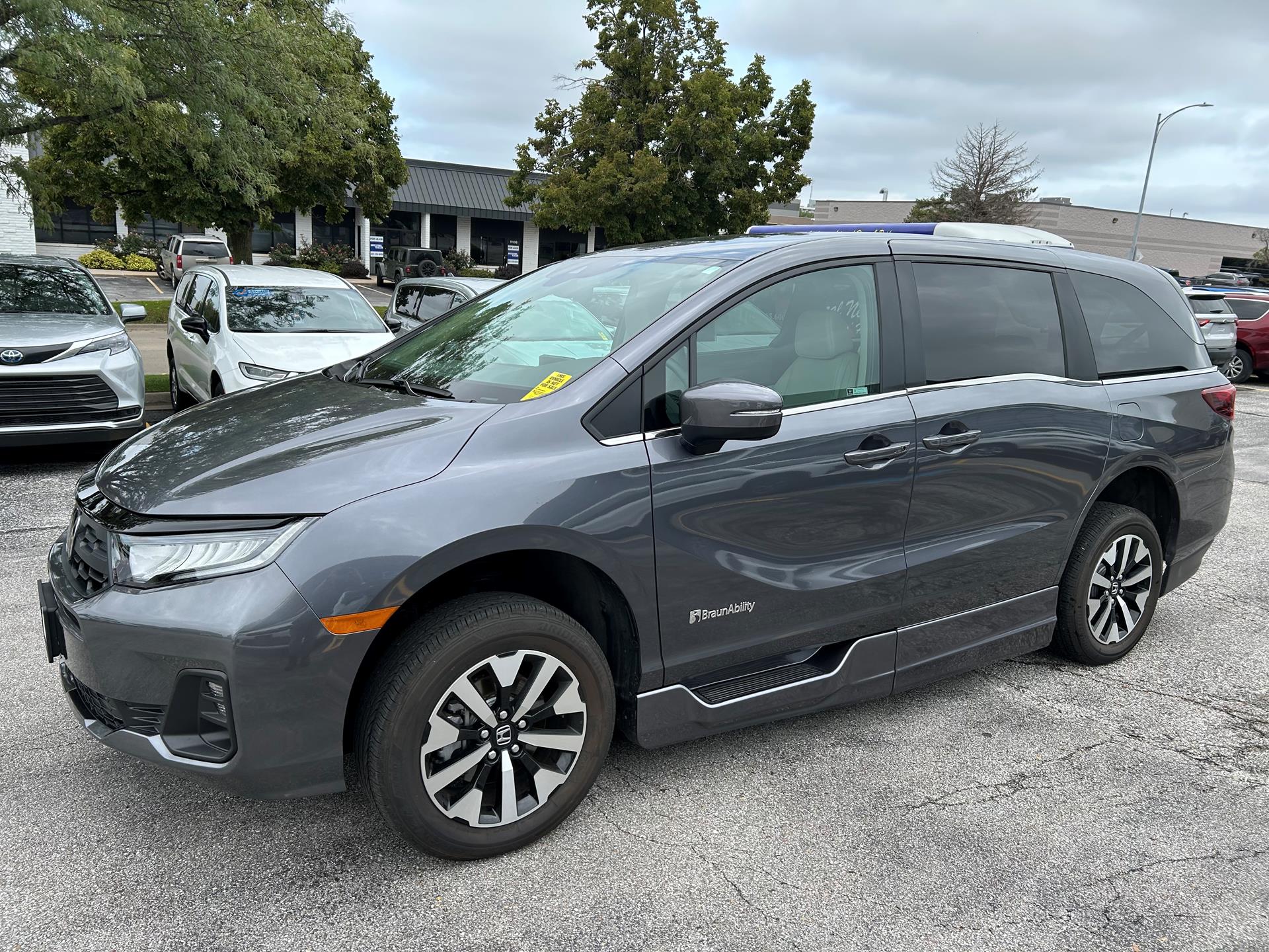 PRE OWNED 2025 Honda Odyssey EX-L