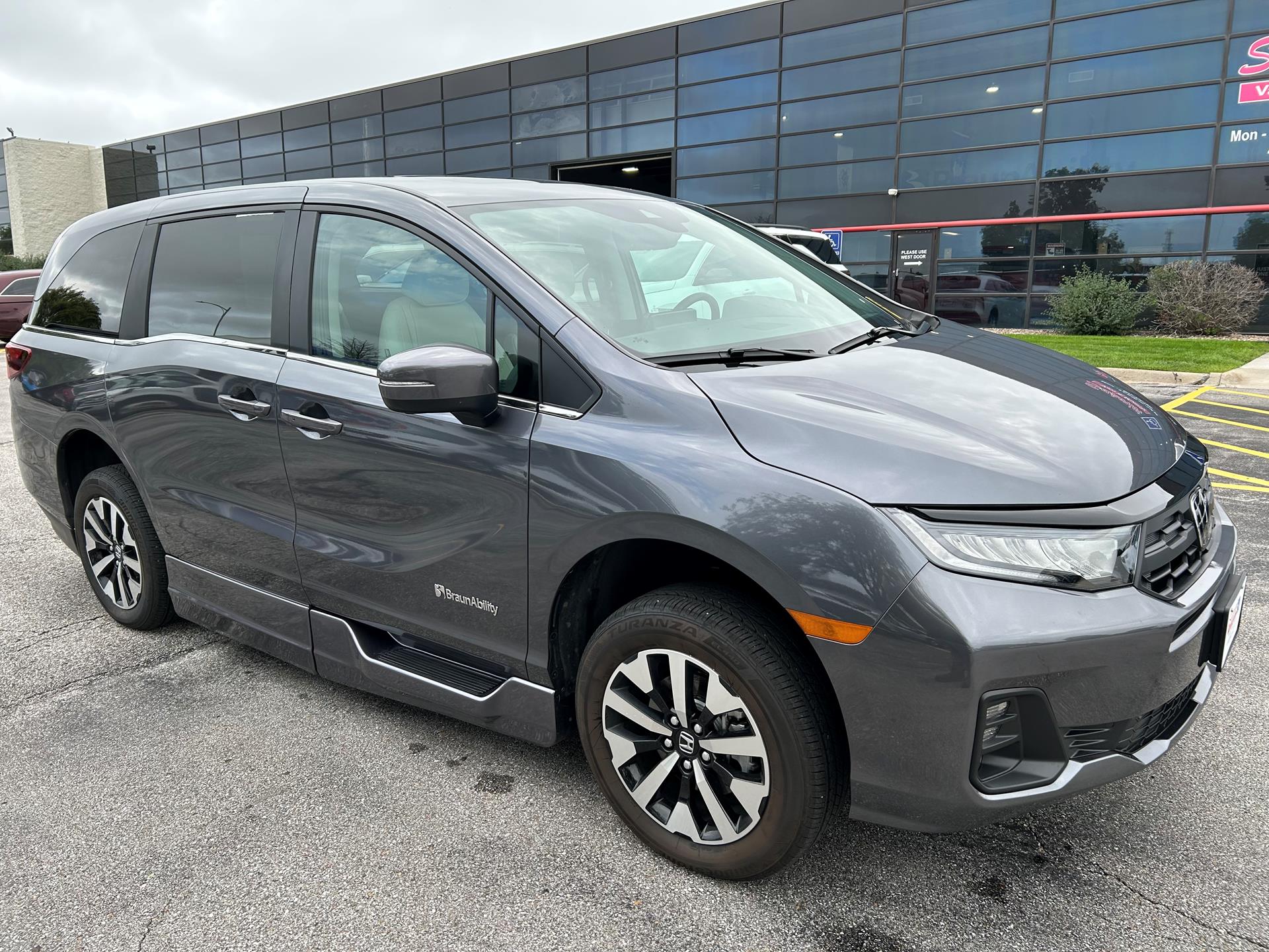 PRE OWNED 2025 Honda Odyssey EX-L