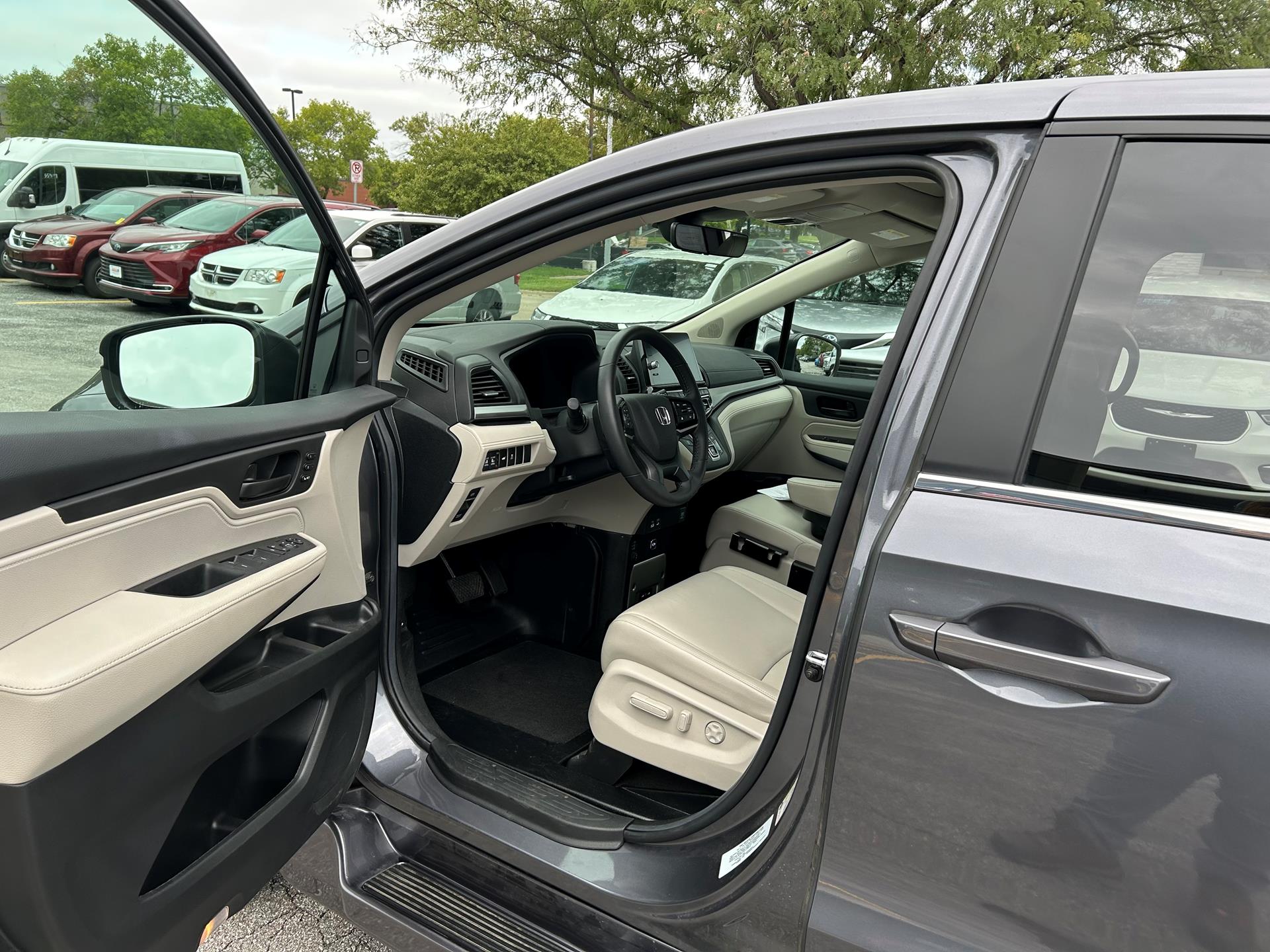 PRE OWNED 2025 Honda Odyssey EX-L