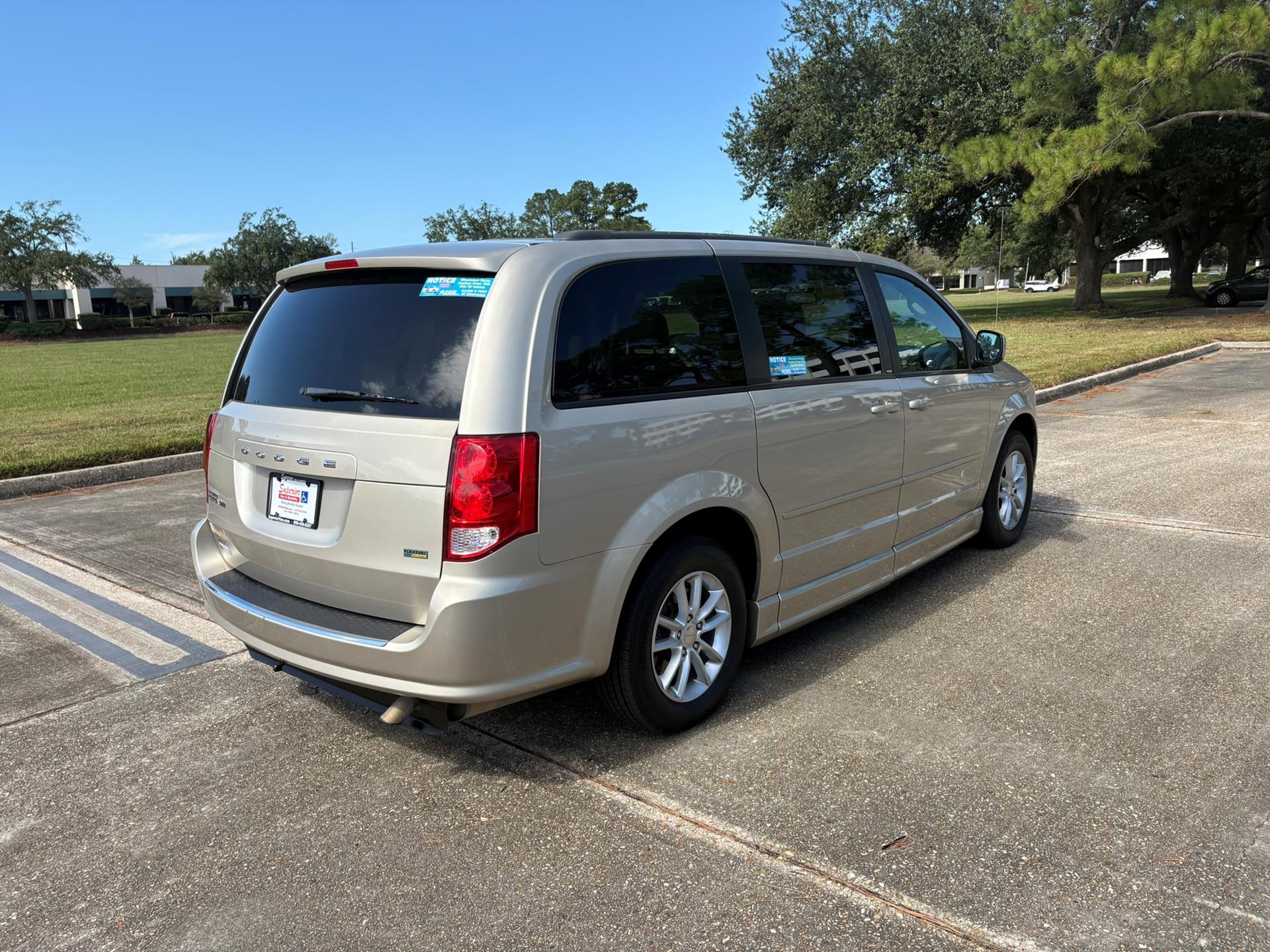 PRE OWNED 2013 Dodge Grand Caravan SXT