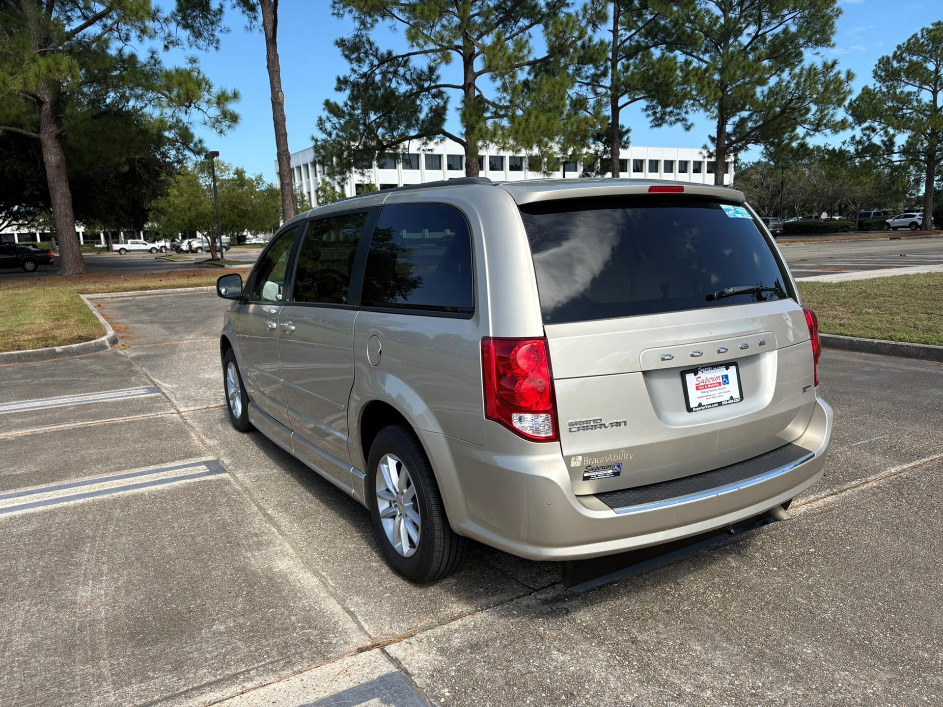 PRE OWNED 2013 Dodge Grand Caravan SXT