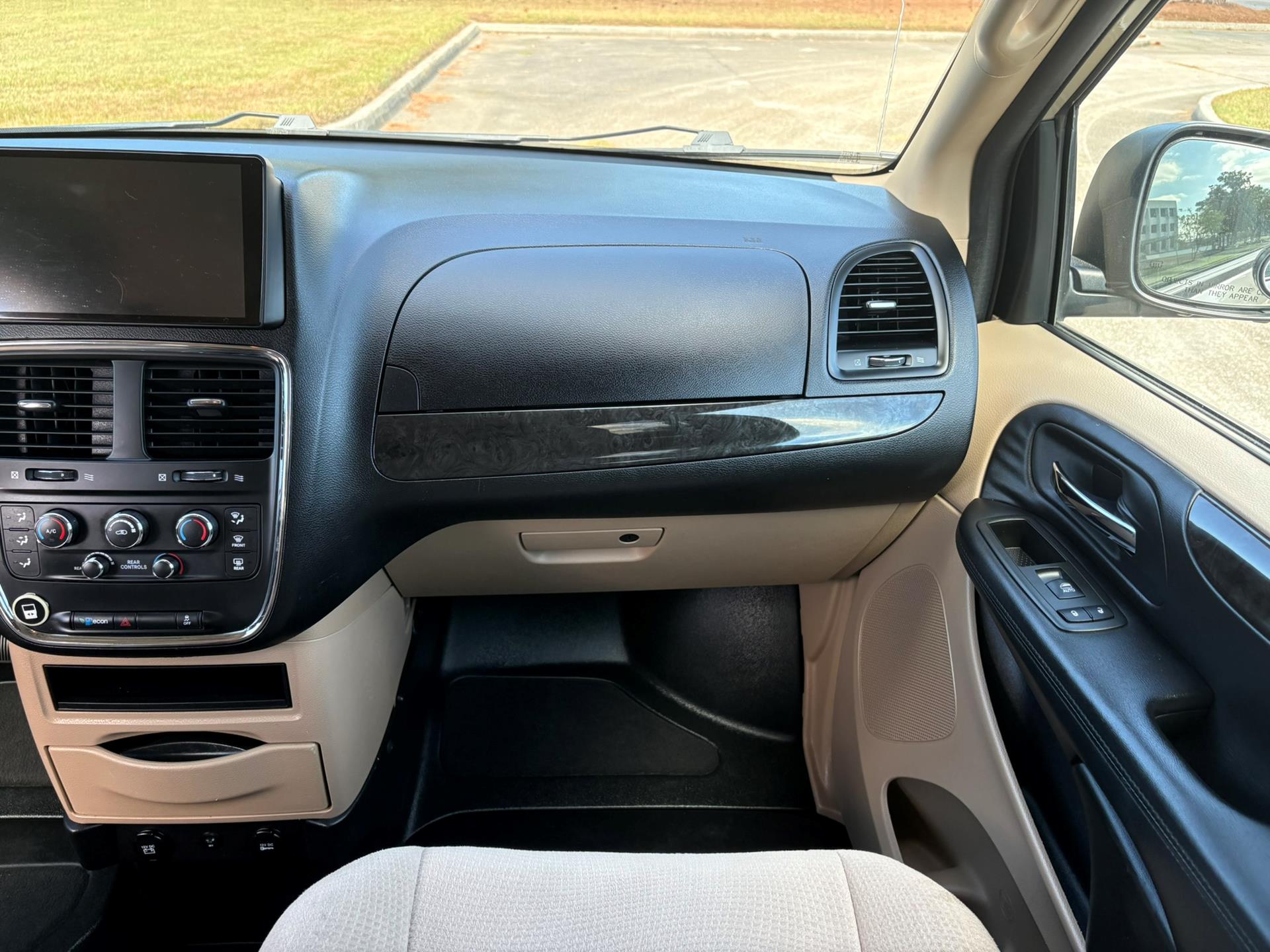PRE OWNED 2013 Dodge Grand Caravan SXT