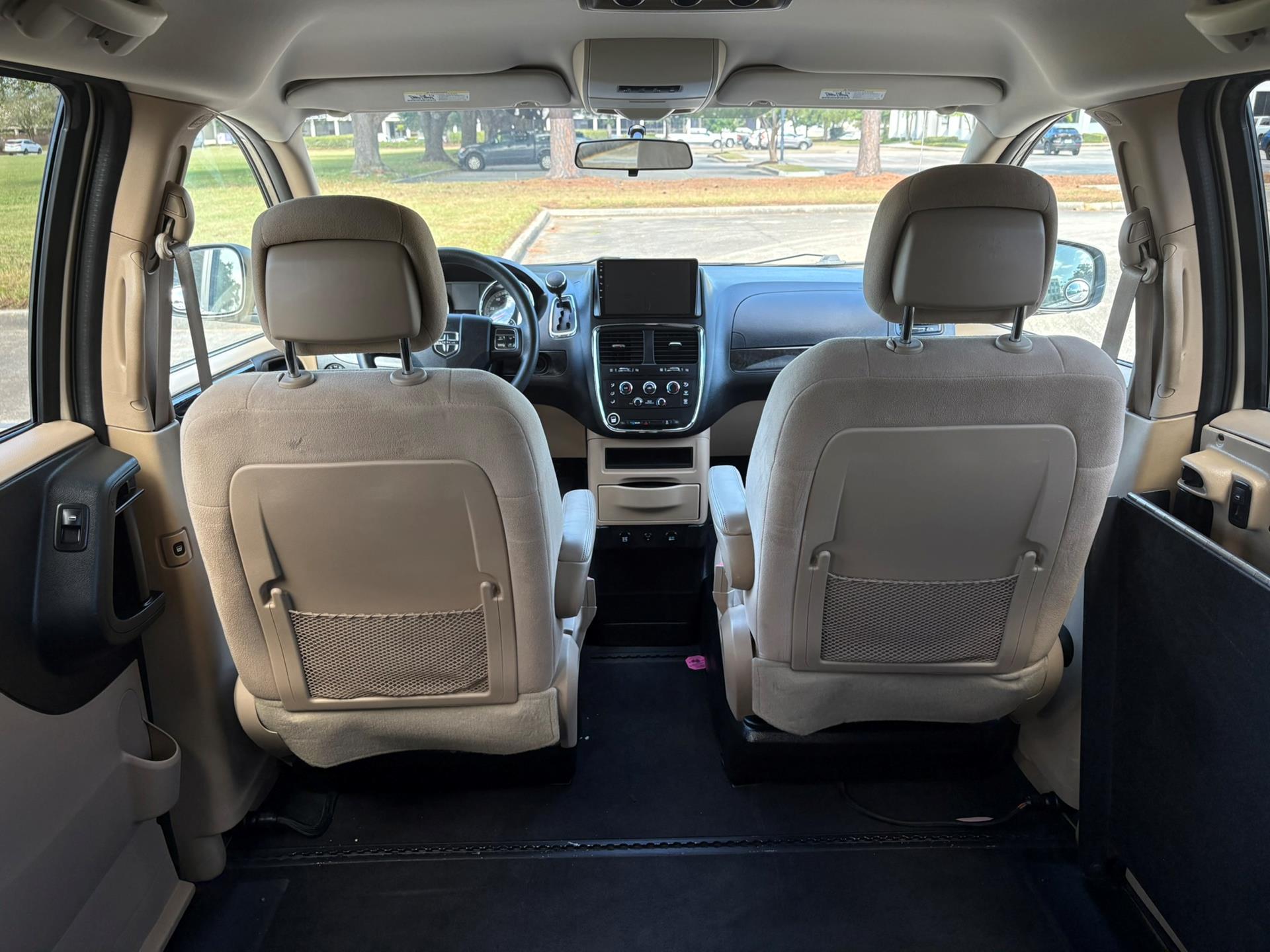 PRE OWNED 2013 Dodge Grand Caravan SXT