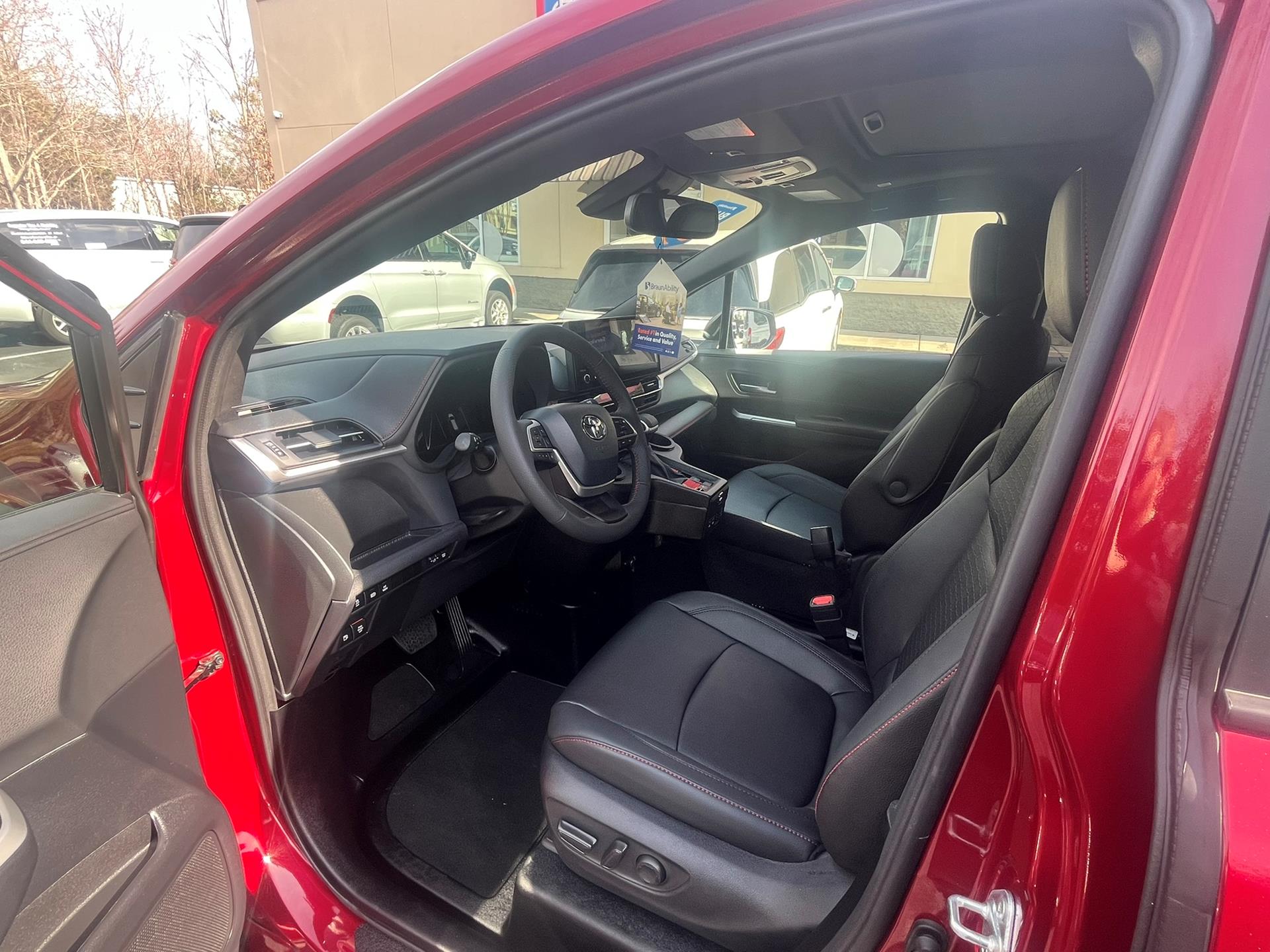 PRE OWNED 2026 Toyota Sienna XSE Sport