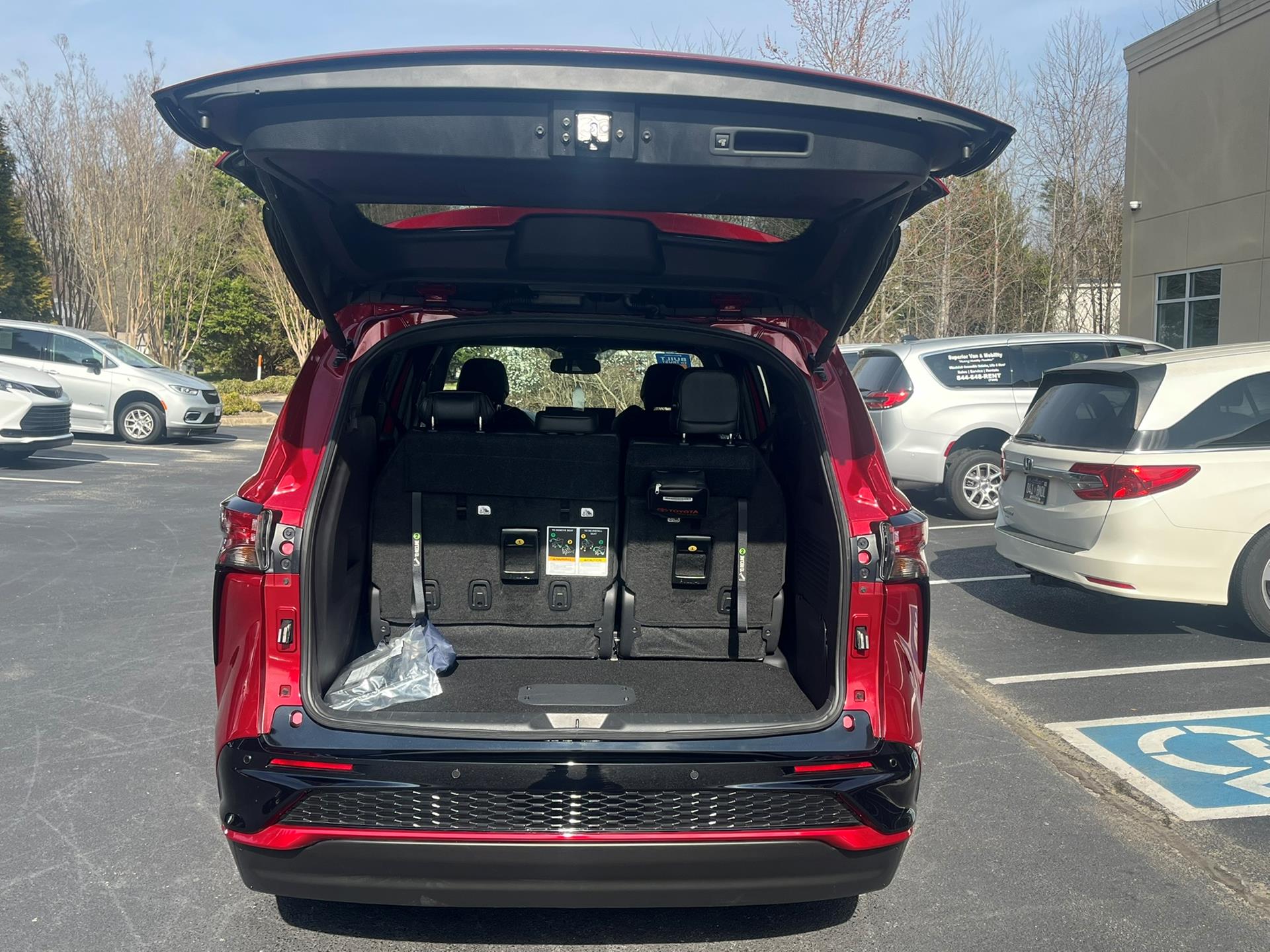 PRE OWNED 2026 Toyota Sienna XSE Sport