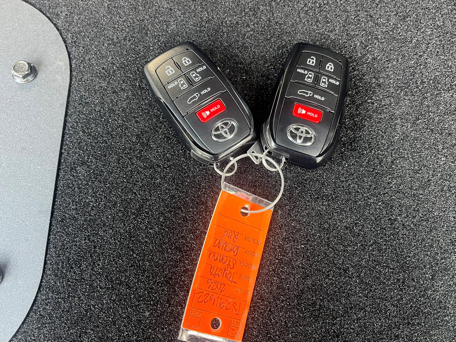 PRE OWNED 2026 Toyota Sienna XSE Sport
