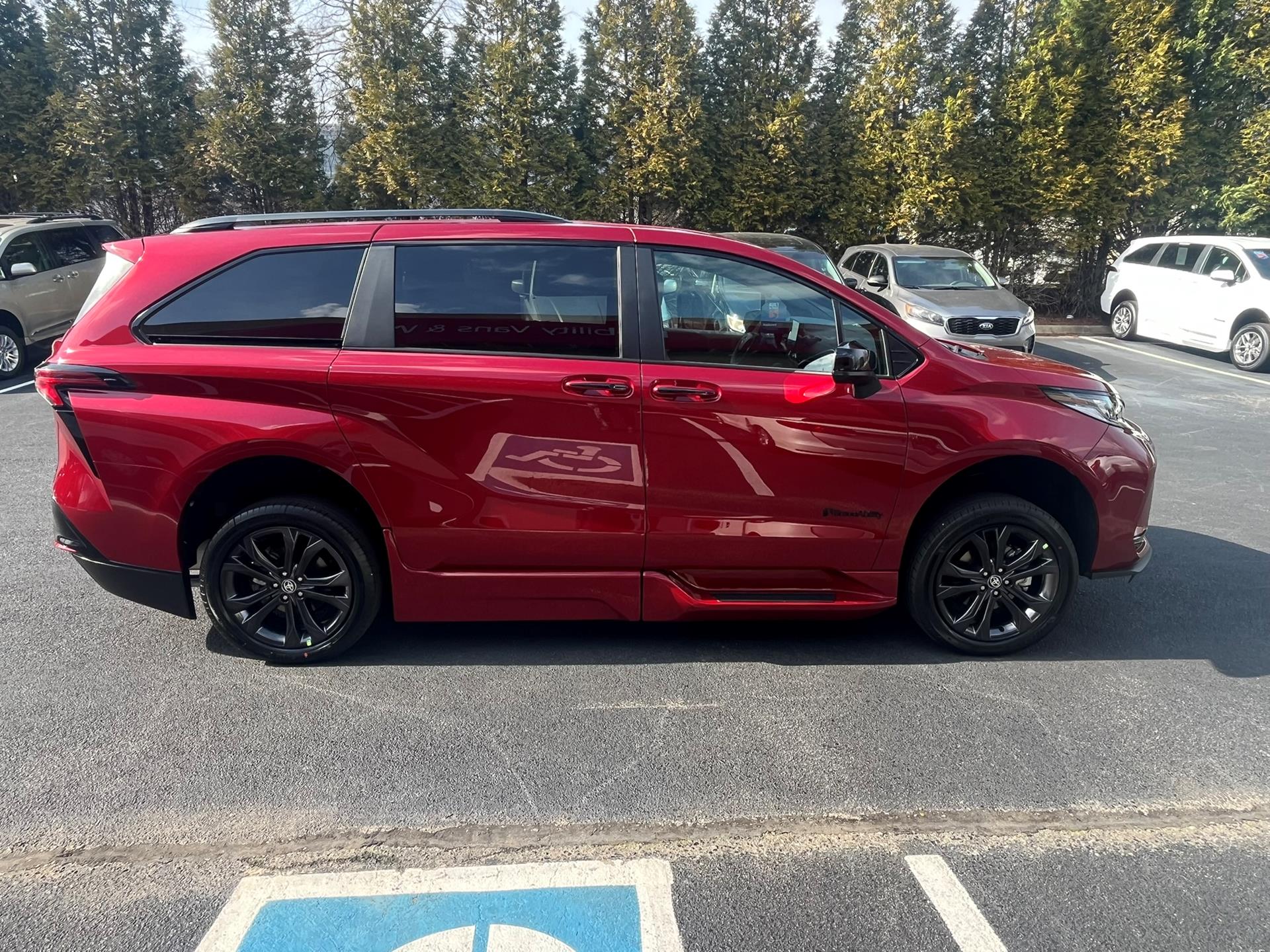 PRE OWNED 2026 Toyota Sienna XSE Sport