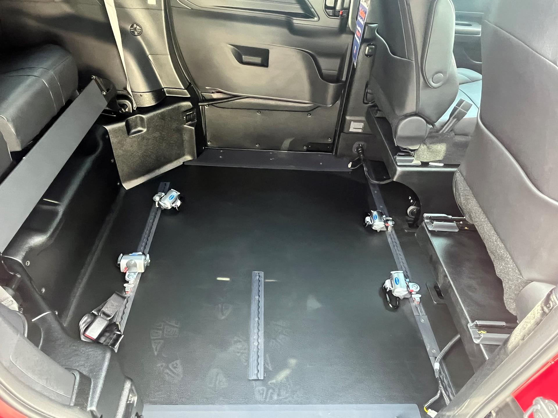 PRE OWNED 2026 Toyota Sienna XSE Sport