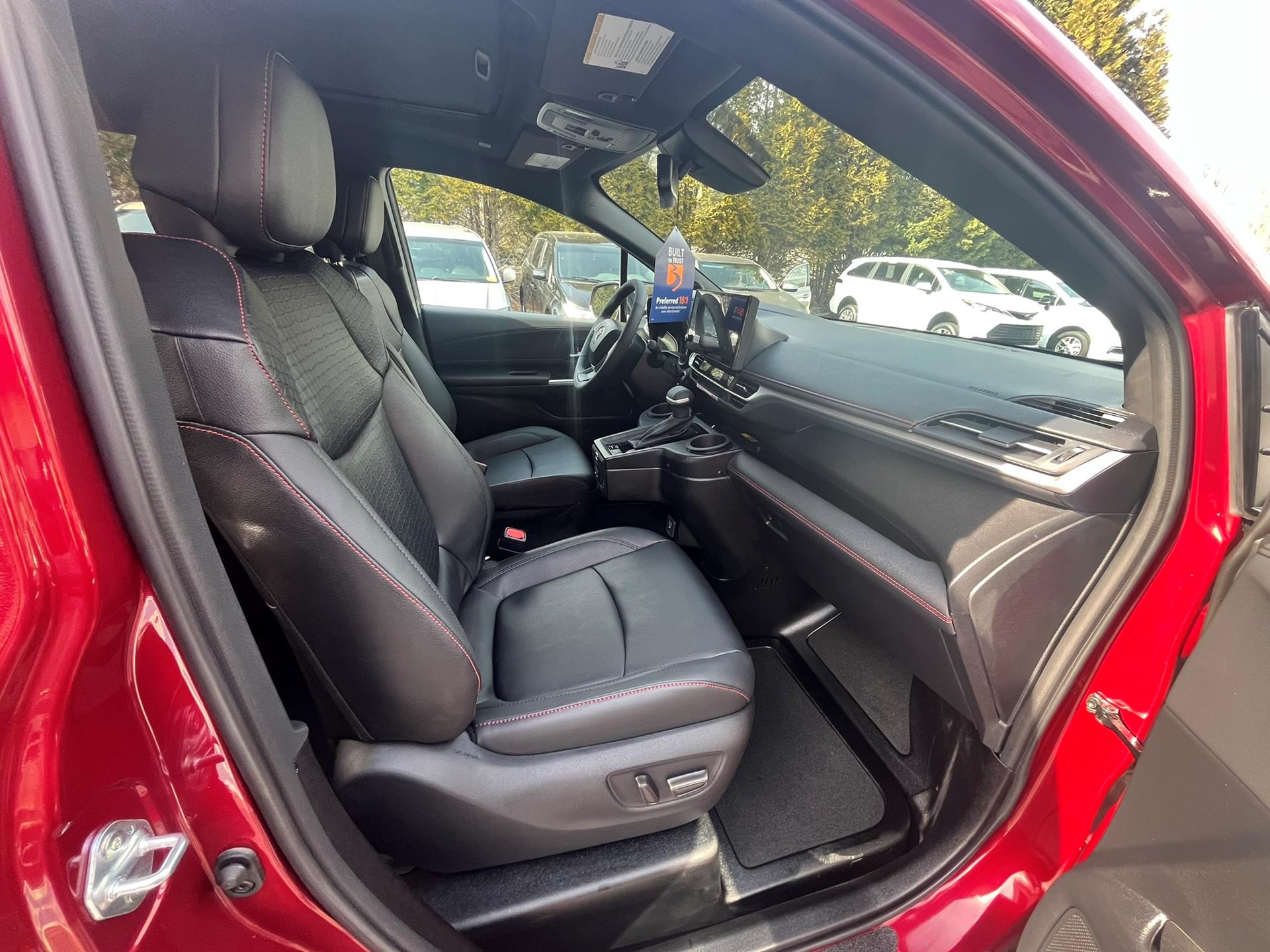 PRE OWNED 2026 Toyota Sienna XSE Sport