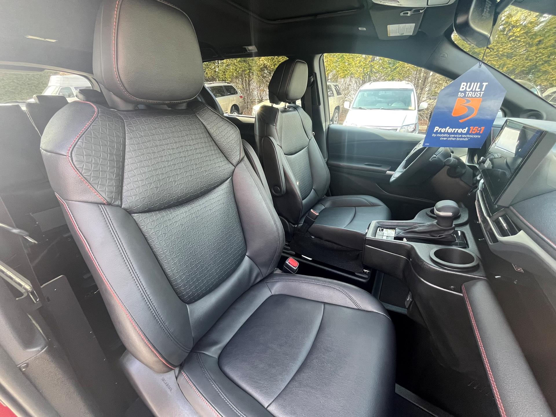 PRE OWNED 2026 Toyota Sienna XSE Sport