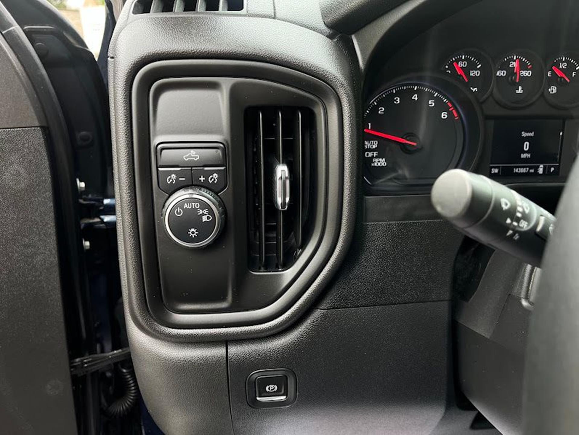 2021 Chevrolet Silverado 1500 Custom - Photo 10