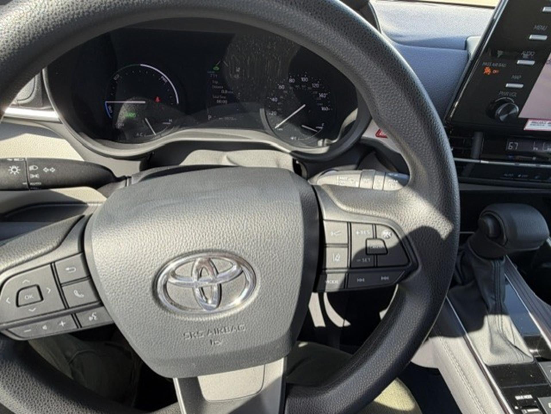 PRE OWNED 2024 Toyota Sienna LE