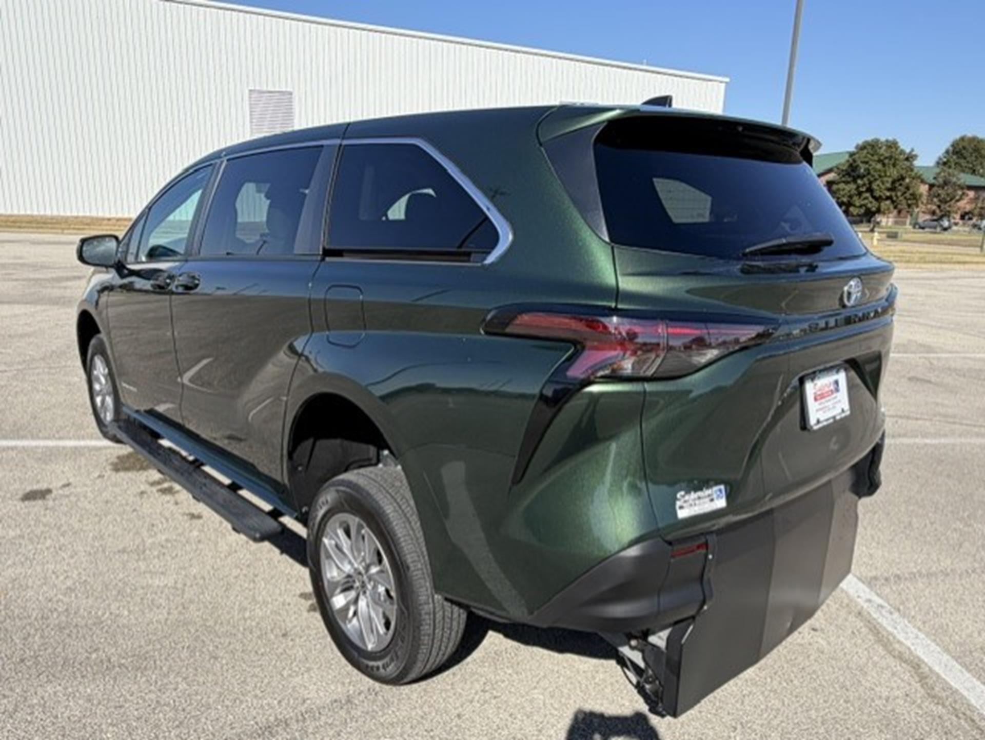 PRE OWNED 2024 Toyota Sienna LE