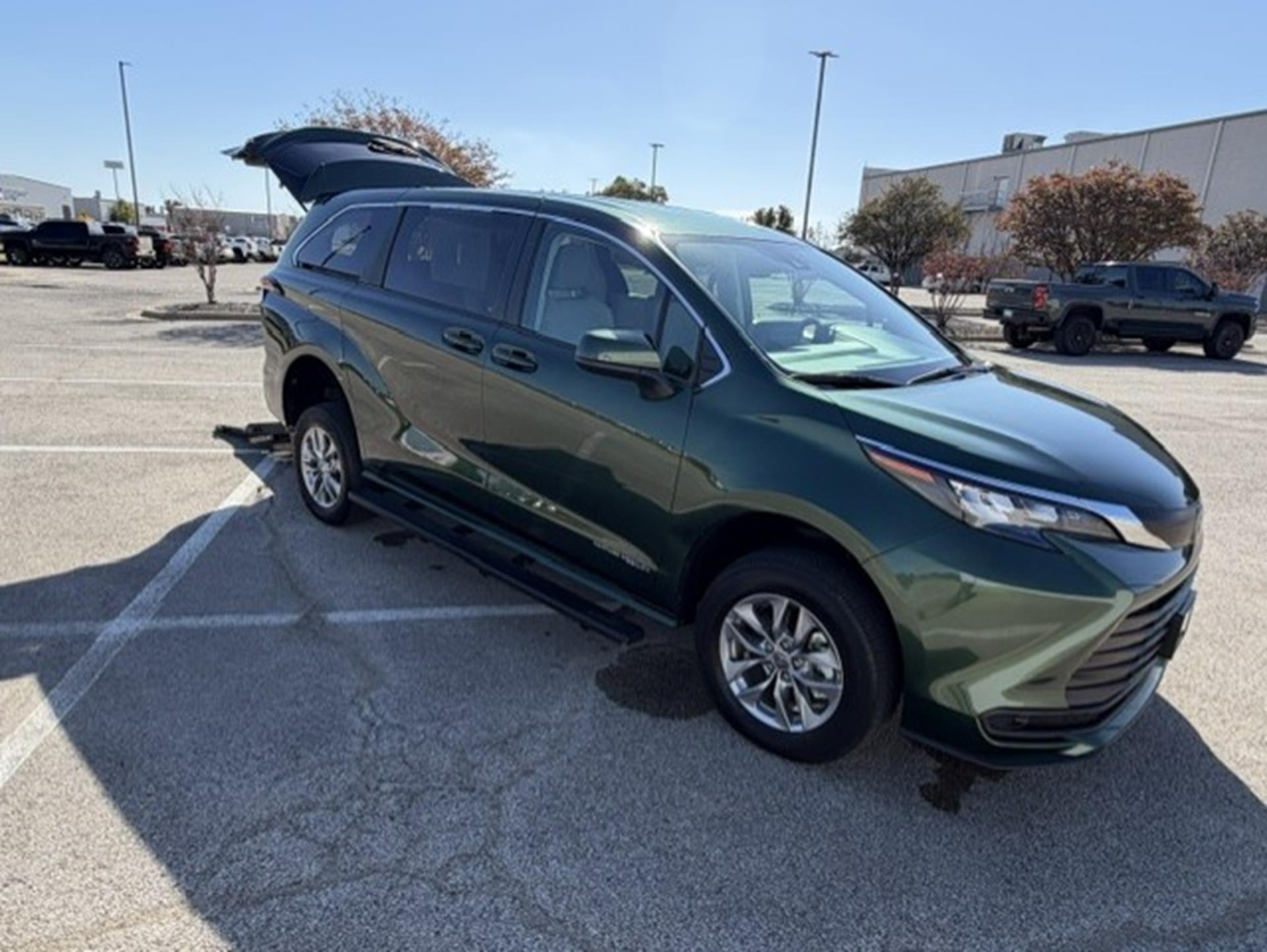 PRE OWNED 2024 Toyota Sienna LE