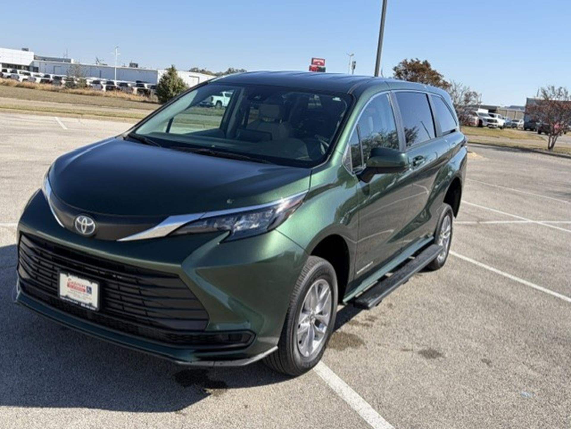 PRE OWNED 2024 Toyota Sienna LE