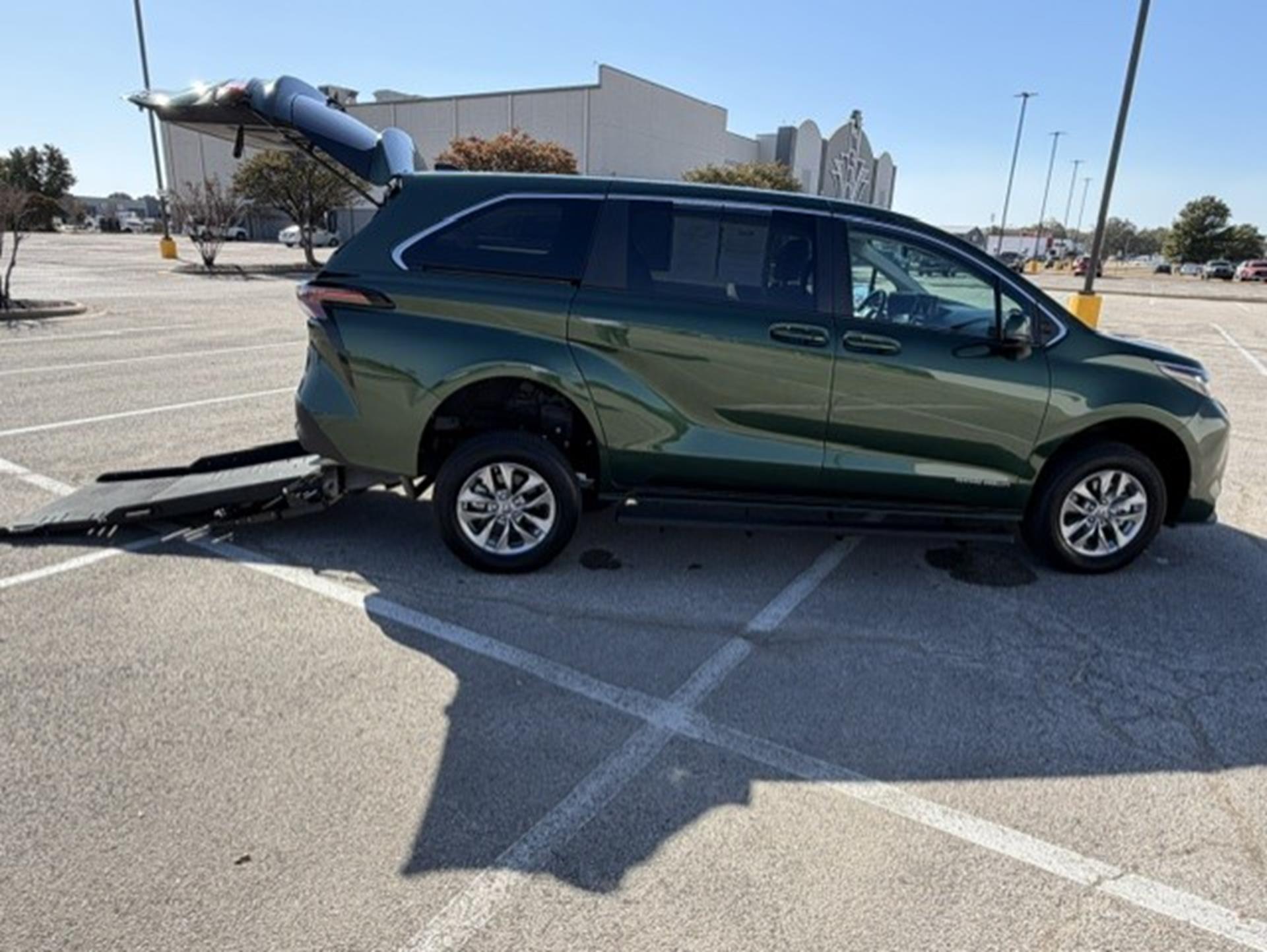 PRE OWNED 2024 Toyota Sienna LE