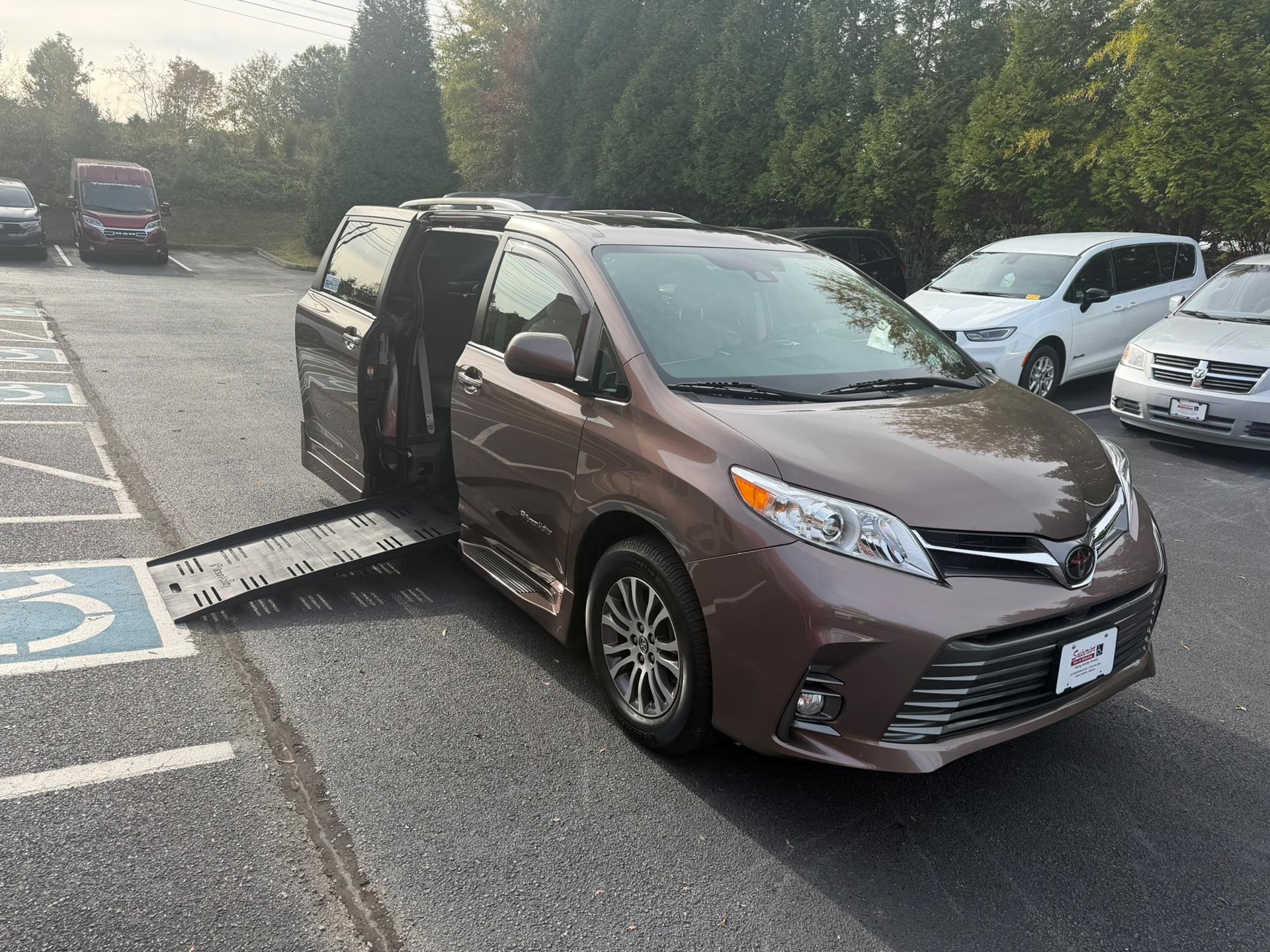 PRE OWNED 2020 Toyota Sienna XLE Premium