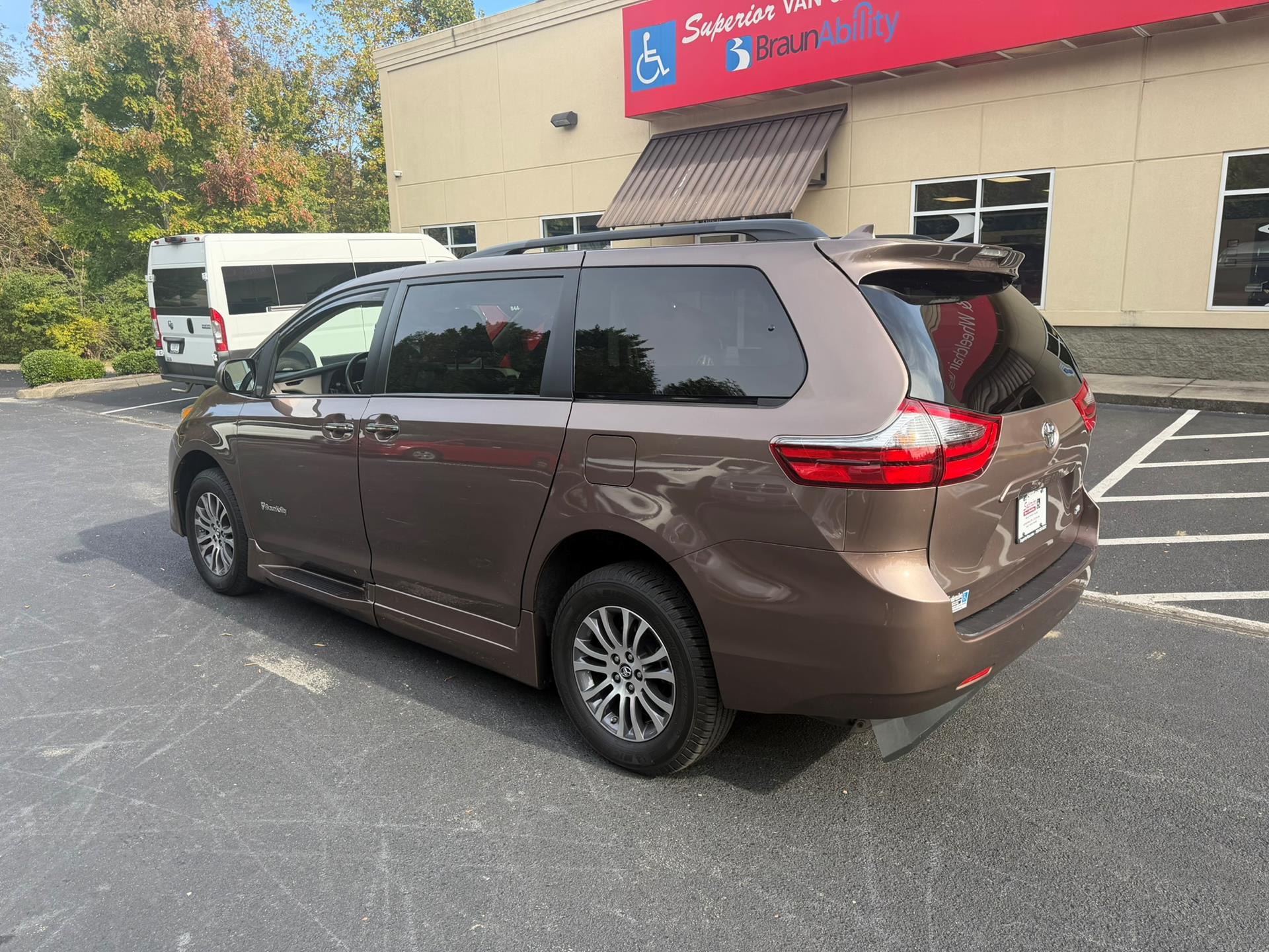 PRE OWNED 2020 Toyota Sienna XLE Premium