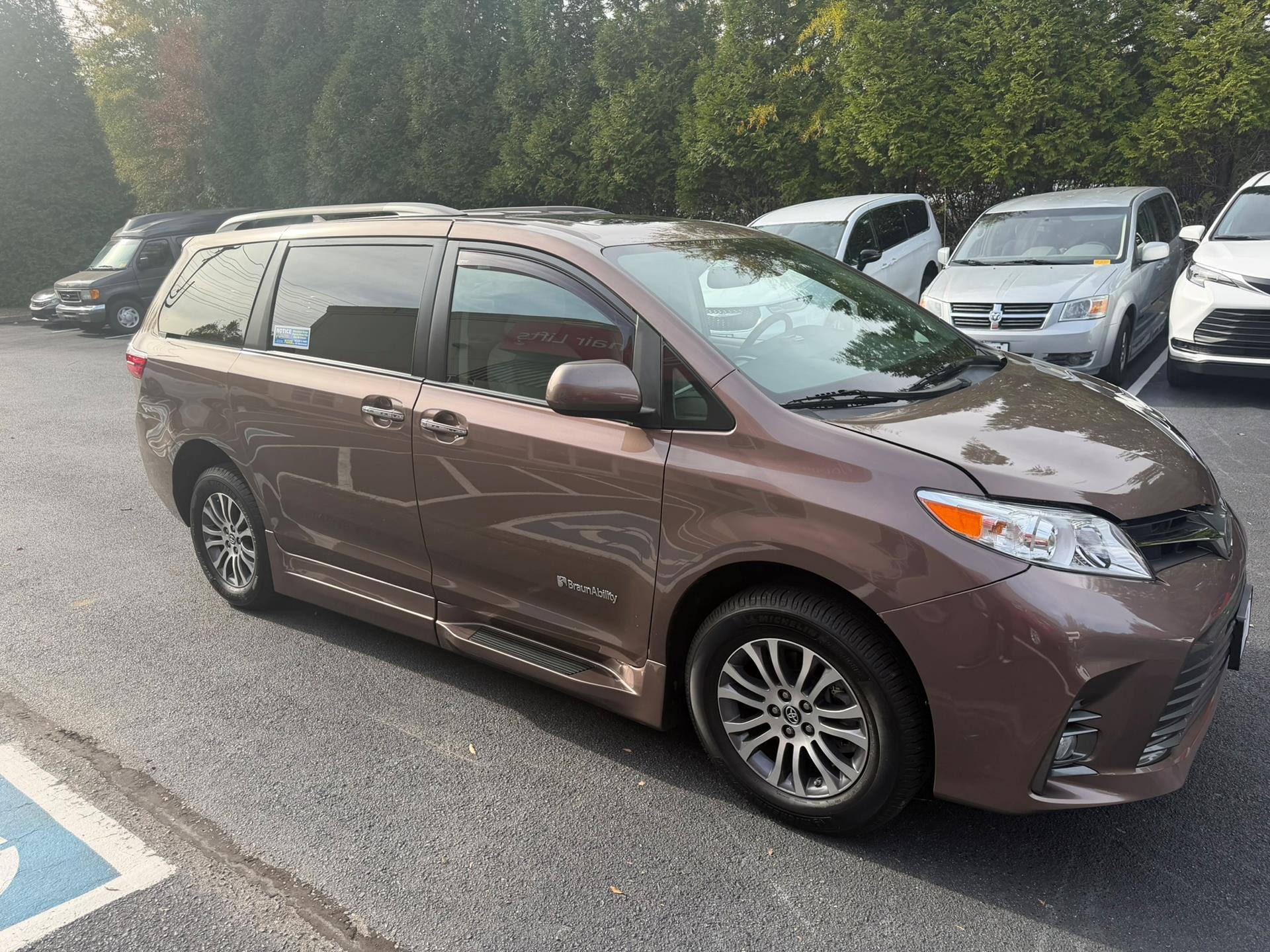 PRE OWNED 2020 Toyota Sienna XLE Premium