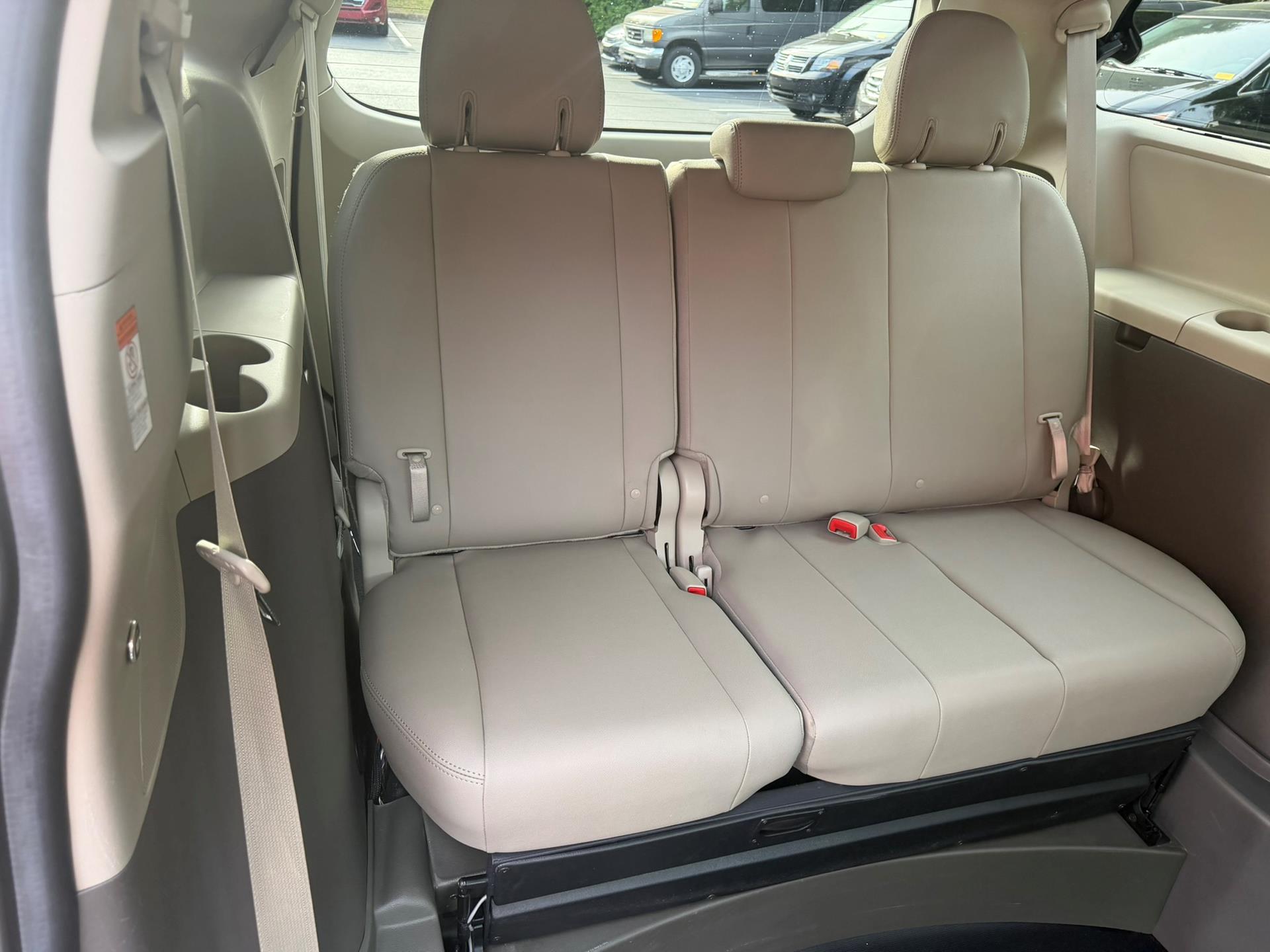 PRE OWNED 2020 Toyota Sienna XLE Premium