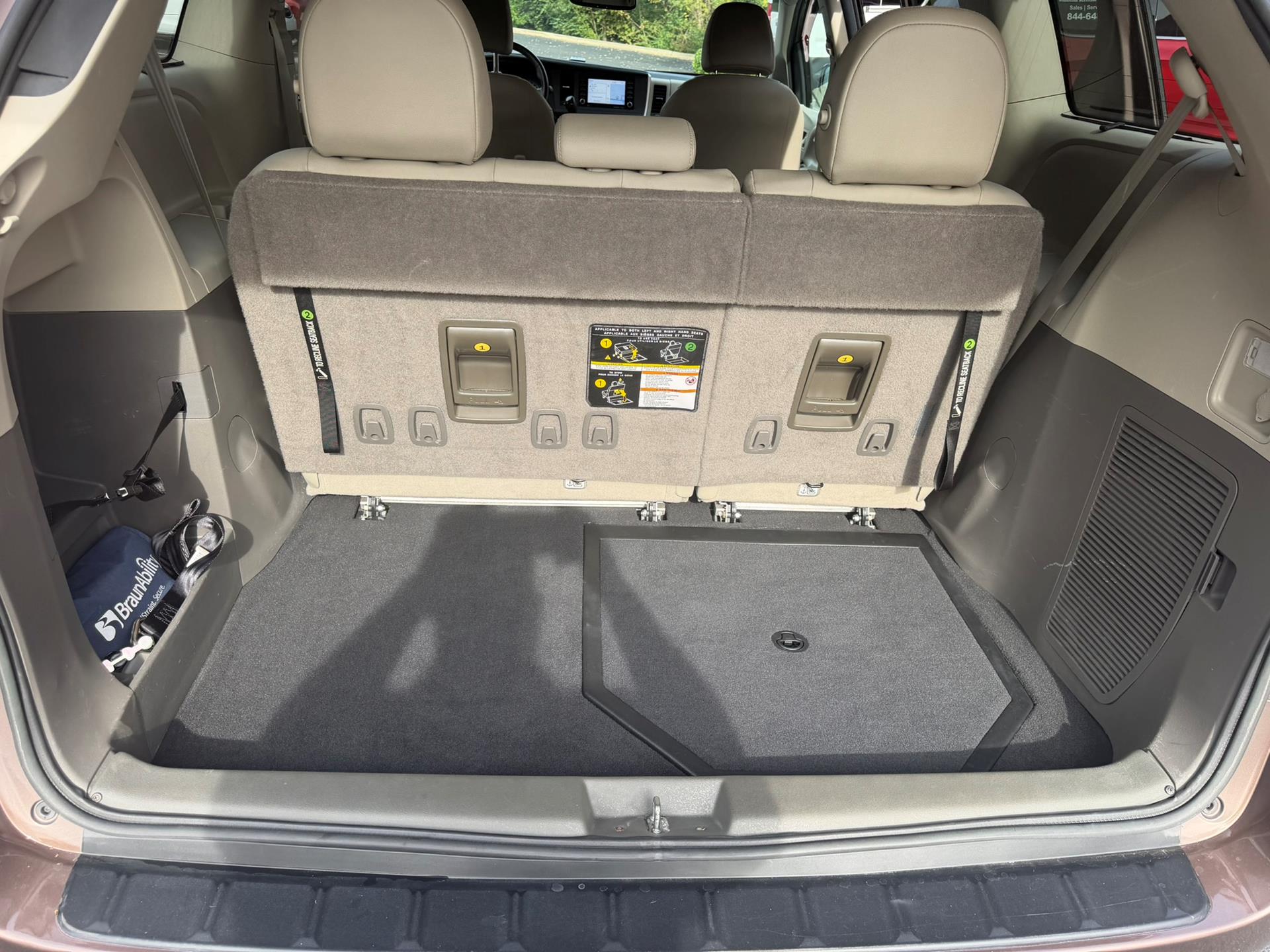 PRE OWNED 2020 Toyota Sienna XLE Premium