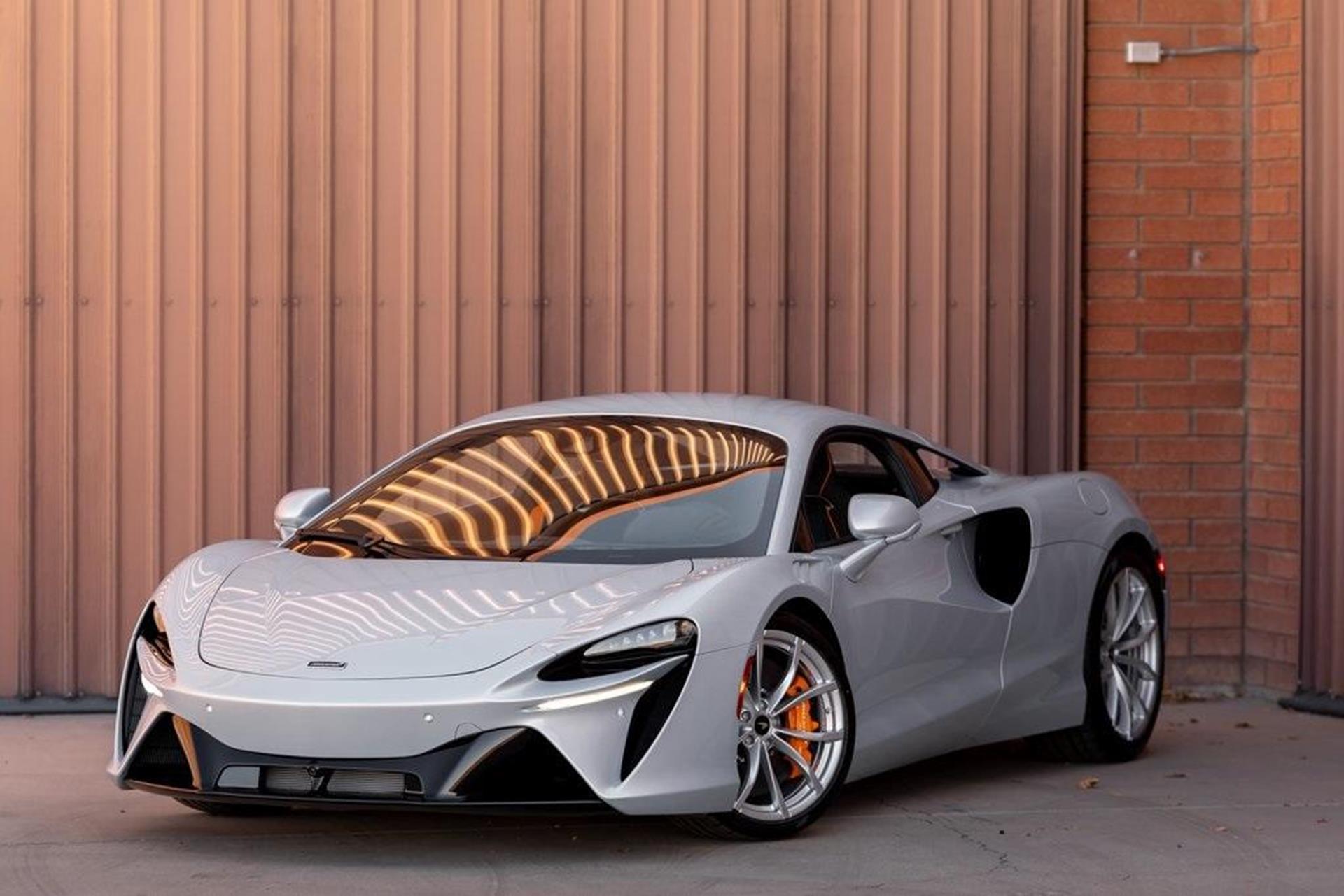 /2023 Mclaren Artura